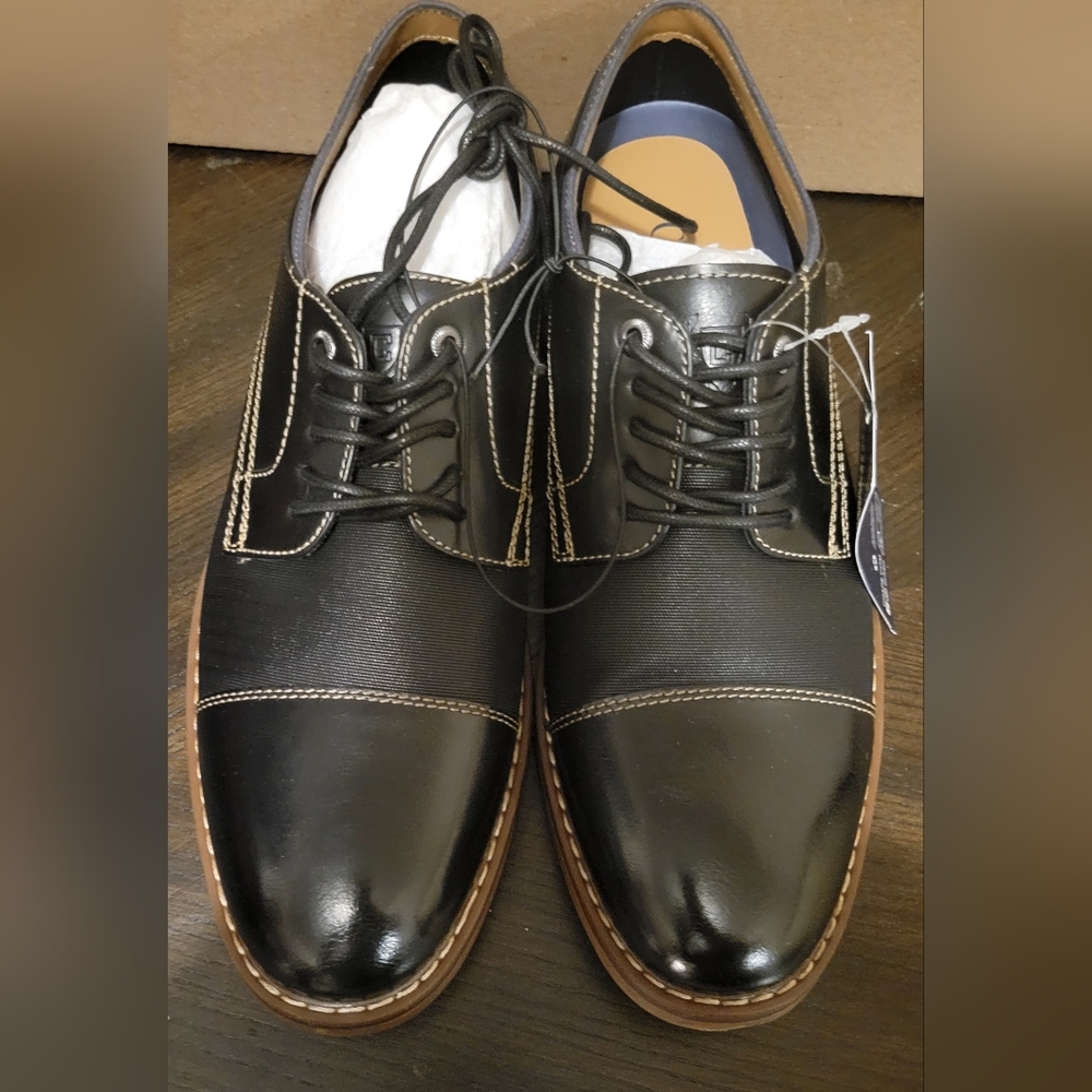 Men's 8.5 Brand New Black Chaps Daywear Shoe